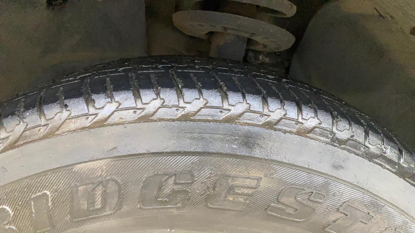 2019 Mahindra XUV500 W9 AT, Diesel, Automatic, 37,942 km, Left Front Tyre Tread