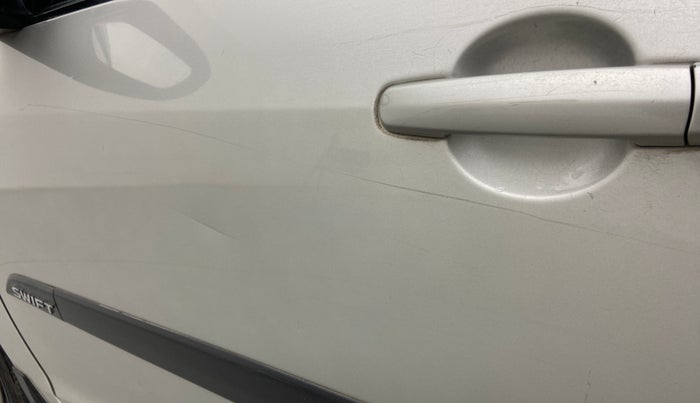 2017 Maruti Swift VXI, Petrol, Manual, 45,696 km, Front passenger door - Minor scratches