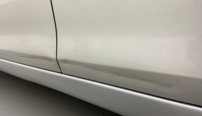2017 Maruti Swift VXI, Petrol, Manual, 45,696 km, Rear left door - Minor scratches