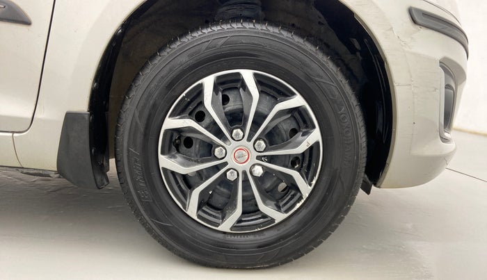 2017 Maruti Swift VXI, Petrol, Manual, 45,696 km, Right Front Wheel