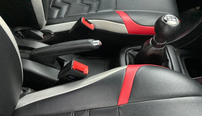 2017 Maruti Swift VXI, Petrol, Manual, 45,696 km, Gear Lever