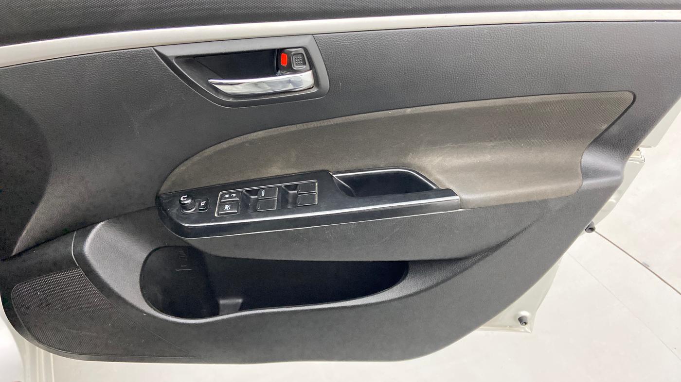 2017 Maruti Swift VXI, Petrol, Manual, 45,696 km, Driver Side Door Panels Control