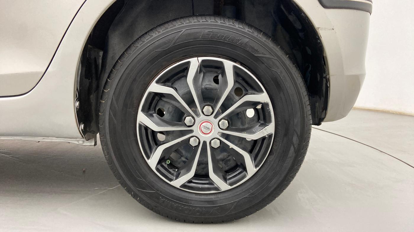 2017 Maruti Swift VXI, Petrol, Manual, 45,696 km, Left Rear Wheel