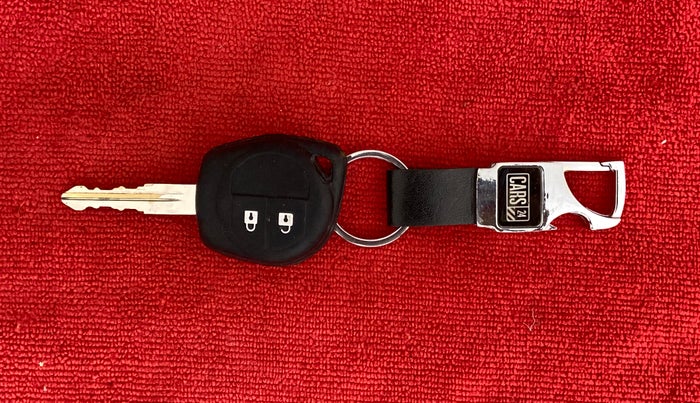 2017 Maruti Swift VXI, Petrol, Manual, 45,696 km, Key Close Up