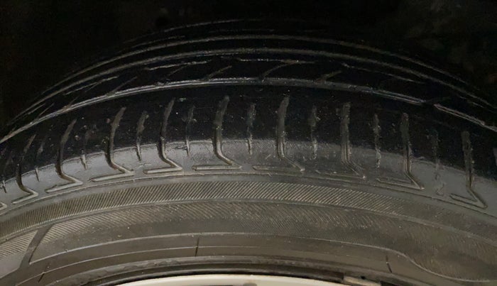 2016 Honda City 1.5L I-VTEC SV, CNG, Manual, 90,298 km, Right Front Tyre Tread