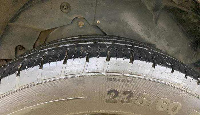 2018 Mahindra XUV500 W11 AT, Diesel, Automatic, 32,550 km, Right Rear Tyre Tread