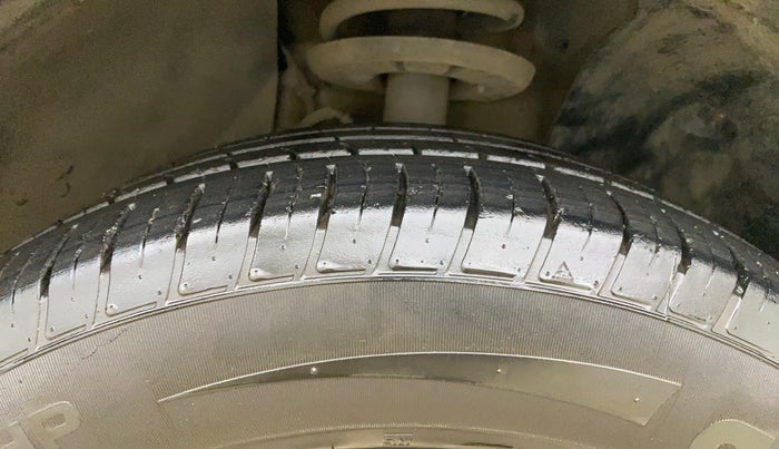 2018 Mahindra XUV500 W11 AT, Diesel, Automatic, 32,550 km, Right Front Tyre Tread