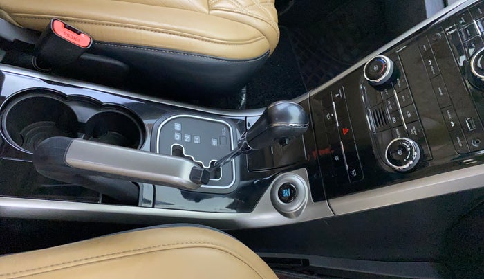 2018 Mahindra XUV500 W11 AT, Diesel, Automatic, 32,550 km, Gear Lever