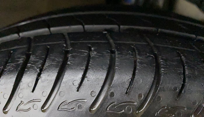 2021 Maruti Baleno DELTA PETROL 1.2, Petrol, Manual, 21,736 km, Right Front Tyre Tread