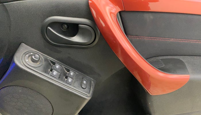 2017 Renault Duster RXS CVT, Petrol, Automatic, 22,426 km, Driver Side Door Panels Control