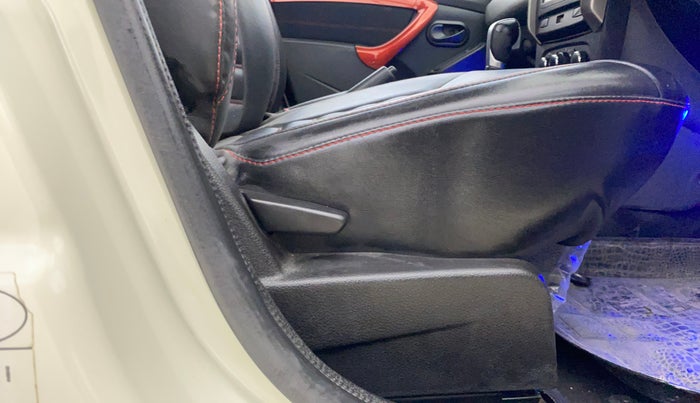 2017 Renault Duster RXS CVT, Petrol, Automatic, 22,426 km, Driver Side Adjustment Panel