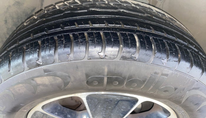 2017 Renault Duster RXS CVT, Petrol, Automatic, 22,426 km, Left Front Tyre Tread