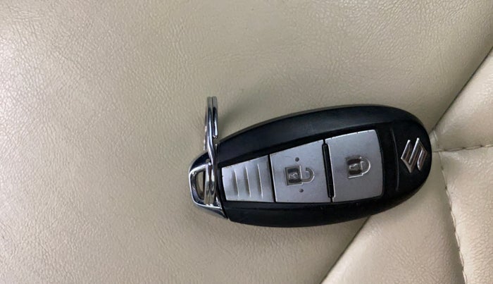 2018 Maruti Baleno ZETA PETROL 1.2, Petrol, Manual, 34,156 km, Key Close Up