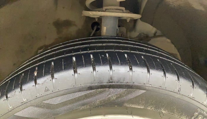 2015 Maruti Baleno ALPHA PETROL 1.2, CNG, Manual, 1,33,150 km, Right Front Tyre Tread