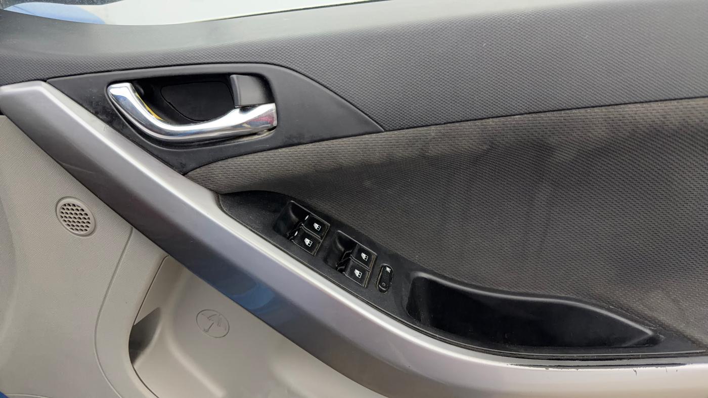 2018 Tata NEXON XZ PLUS PETROL, Petrol, Manual, 93,267 km, Driver Side Door Panels Control