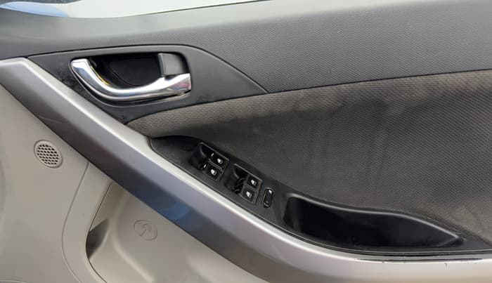2018 Tata NEXON XZ PLUS PETROL, Petrol, Manual, 93,267 km, Driver Side Door Panels Control