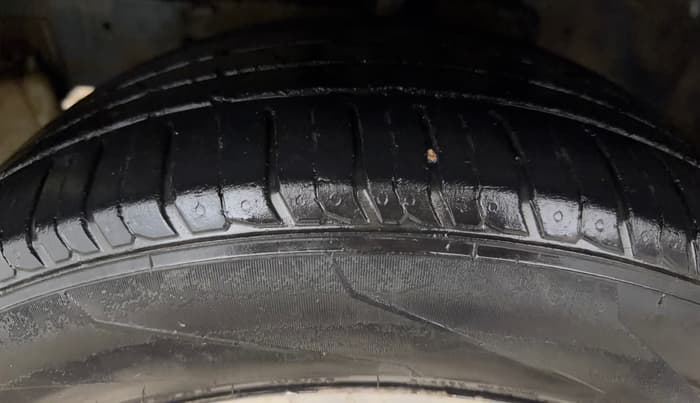 2018 Tata NEXON XZ PLUS PETROL, Petrol, Manual, 93,267 km, Left Front Tyre Tread