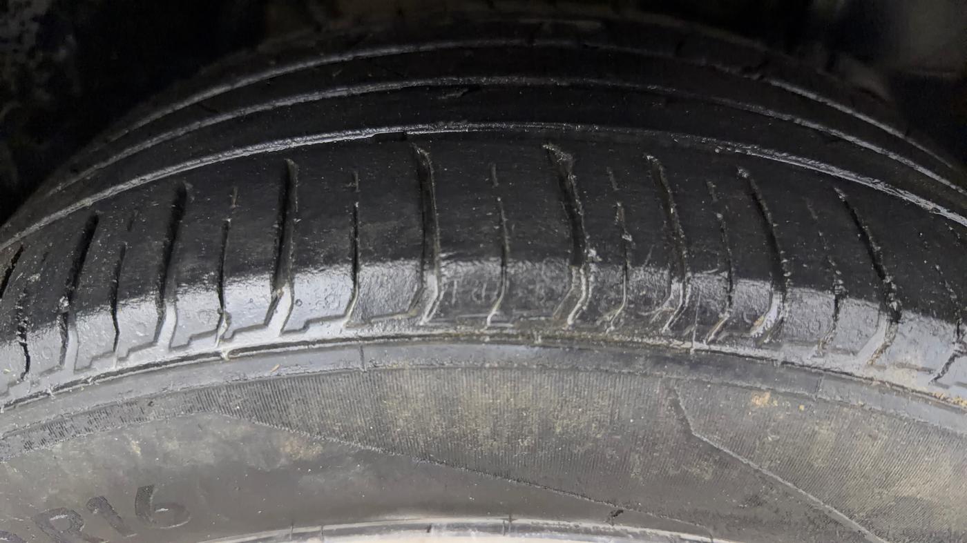 2018 Tata NEXON XZ PLUS PETROL, Petrol, Manual, 93,267 km, Right Front Tyre Tread