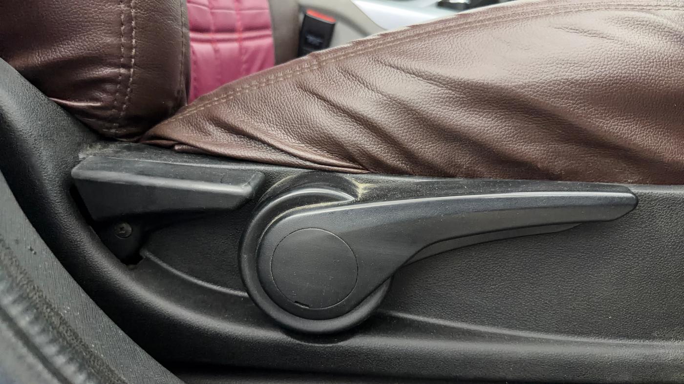 2018 Tata NEXON XZ PLUS PETROL, Petrol, Manual, 93,267 km, Driver Side Adjustment Panel