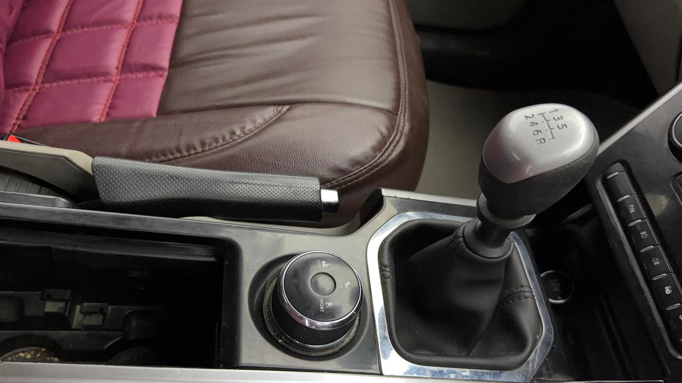 2018 Tata NEXON XZ PLUS PETROL, Petrol, Manual, 93,267 km, Gear Lever