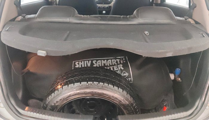 2015 Hyundai Grand i10 SPORTZ 1.2 KAPPA VTVT, CNG, Manual, 82,447 km, Boot Inside