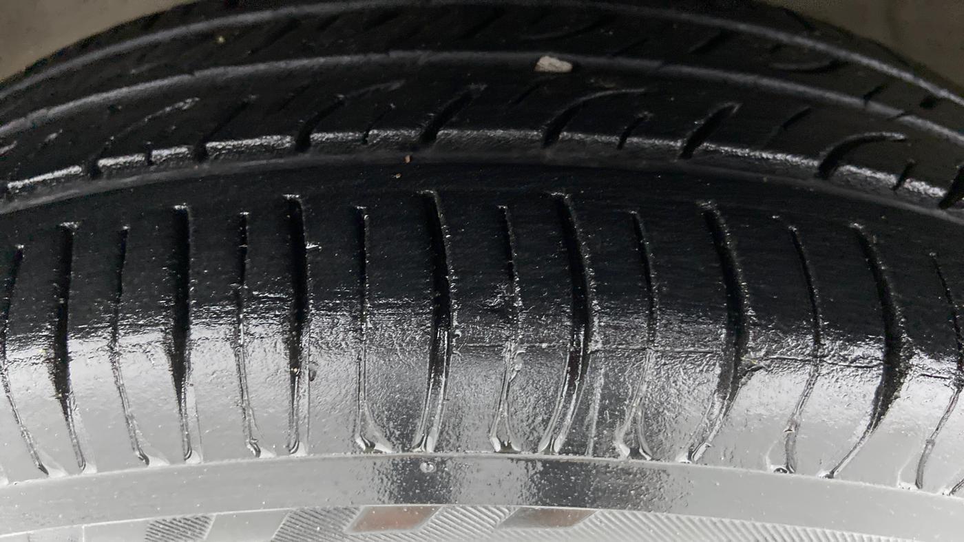 2010 Maruti Zen Estilo LXI, Petrol, Manual, 31,247 km, Left Front Tyre Tread
