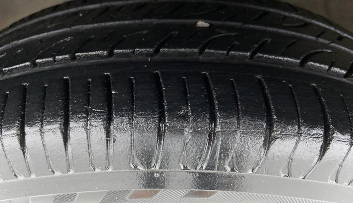 2010 Maruti Zen Estilo LXI, Petrol, Manual, 31,247 km, Left Front Tyre Tread