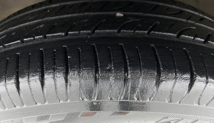 2010 Maruti Zen Estilo LXI, Petrol, Manual, 31,247 km, Left Rear Tyre Tread
