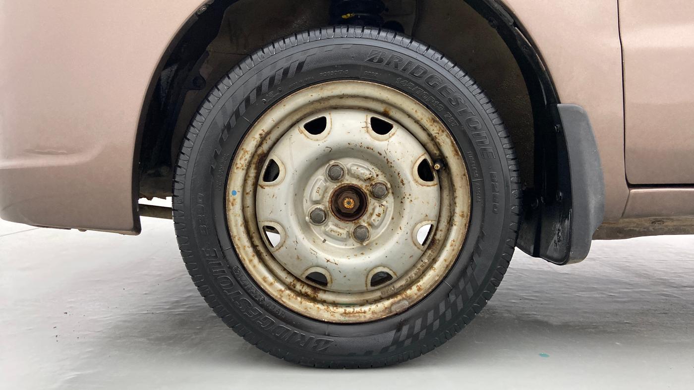 2010 Maruti Zen Estilo LXI, Petrol, Manual, 31,247 km, Left Front Wheel