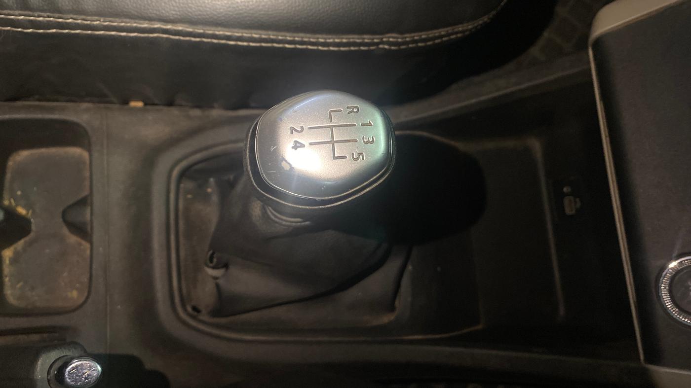 2019 Renault TRIBER RXZ, Petrol, Manual, 34,499 km, Gear Lever