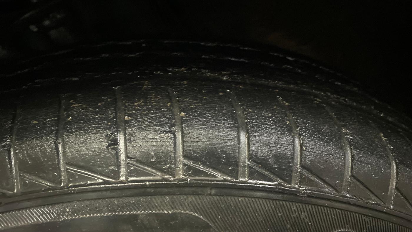 2019 Renault TRIBER RXZ, Petrol, Manual, 34,499 km, Left Front Tyre Tread