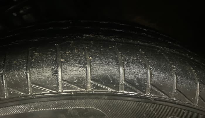 2019 Renault TRIBER RXZ, Petrol, Manual, 34,499 km, Left Front Tyre Tread