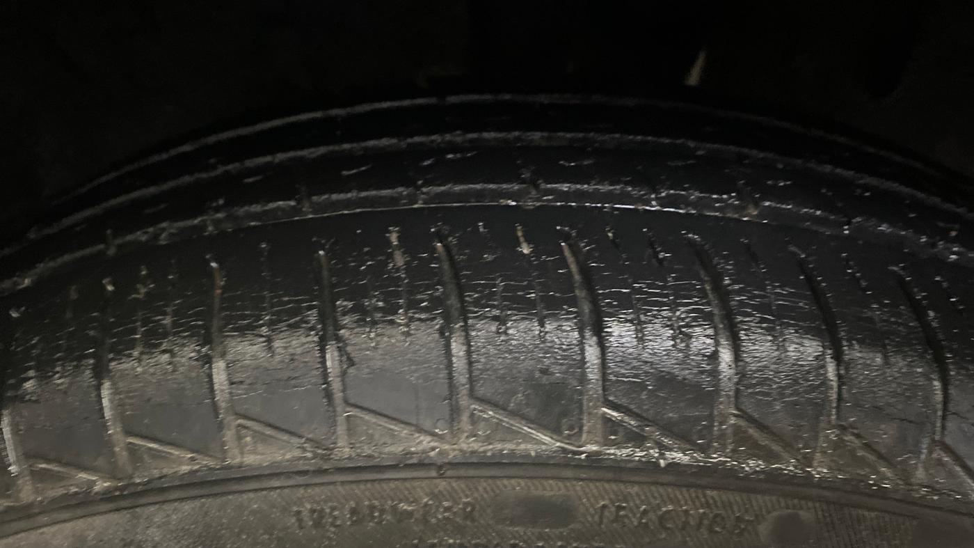 2019 Renault TRIBER RXZ, Petrol, Manual, 34,499 km, Left Rear Tyre Tread