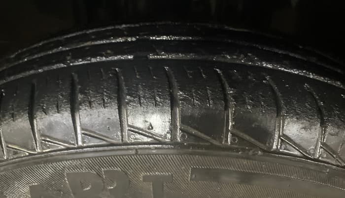 2019 Renault TRIBER RXZ, Petrol, Manual, 34,499 km, Right Front Tyre Tread