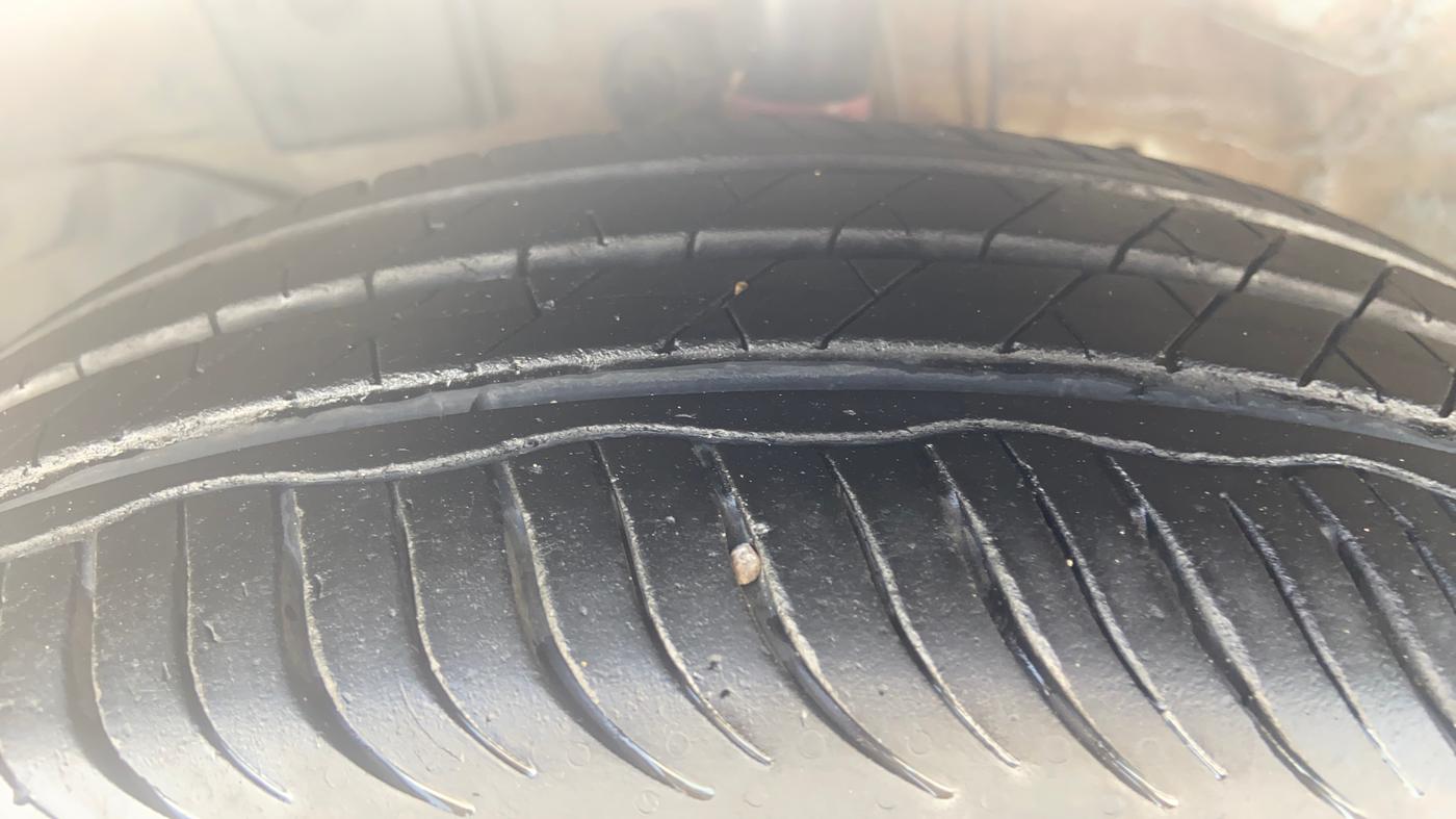 2021 Honda Amaze 1.5L I-DTEC VX CVT, Diesel, Automatic, 1,01,194 km, Left Front Tyre Tread