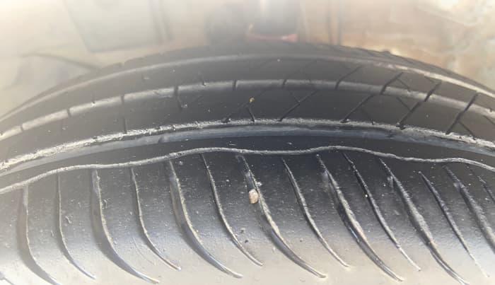 2021 Honda Amaze 1.5L I-DTEC VX CVT, Diesel, Automatic, 1,01,137 km, Left Front Tyre Tread