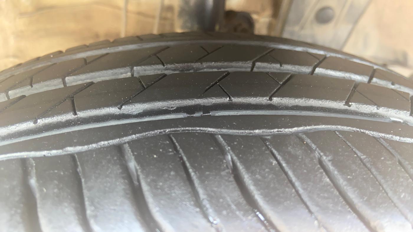 2021 Honda Amaze 1.5L I-DTEC VX CVT, Diesel, Automatic, 1,01,194 km, Right Front Tyre Tread