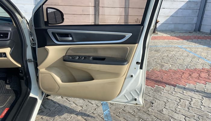 2021 Honda Amaze 1.5L I-DTEC VX CVT, Diesel, Automatic, 1,01,137 km, Driver Side Door Panels Control