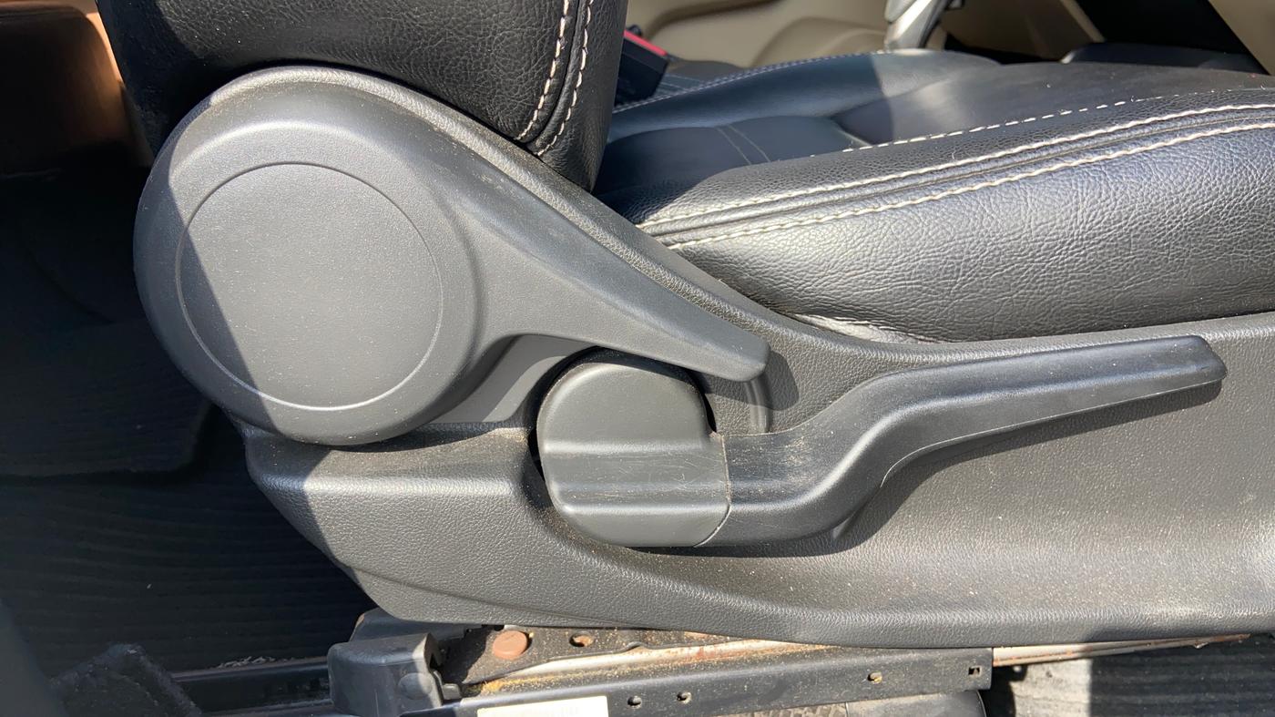 2021 Honda Amaze 1.5L I-DTEC VX CVT, Diesel, Automatic, 1,01,194 km, Driver Side Adjustment Panel