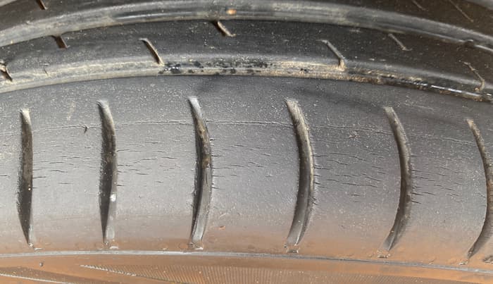 2016 Maruti Wagon R 1.0 VXI, Petrol, Manual, 63,258 km, Right Front Tyre Tread