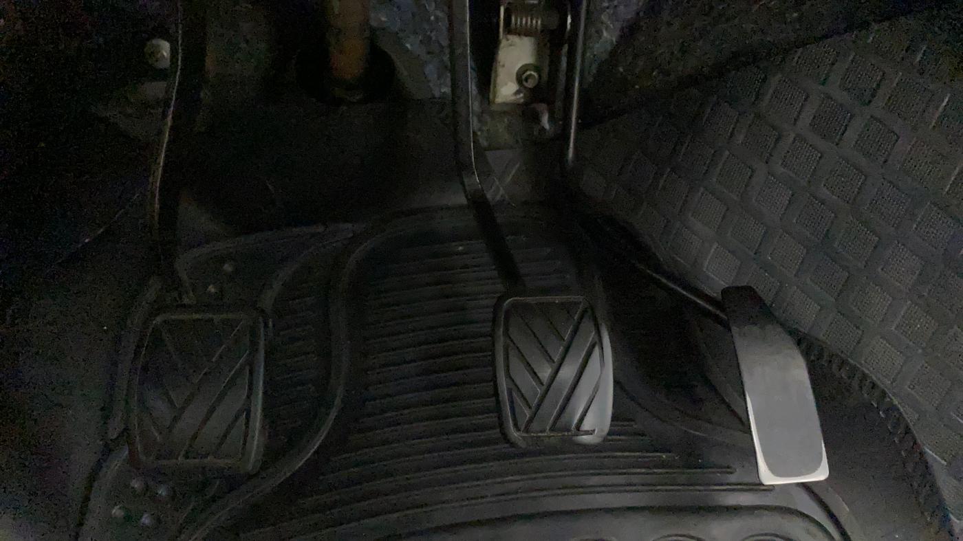 2012 Maruti Wagon R 1.0 VXI, Petrol, Manual, 1,15,662 km, Pedals