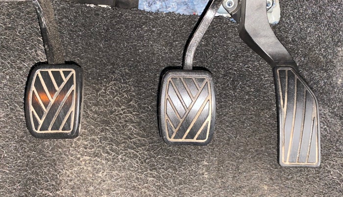 2016 Maruti Vitara Brezza ZDI, Diesel, Manual, 52,772 km, Pedals