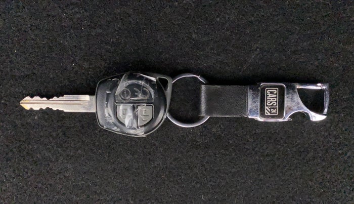 2016 Maruti Vitara Brezza ZDI, Diesel, Manual, 52,772 km, Key Close Up