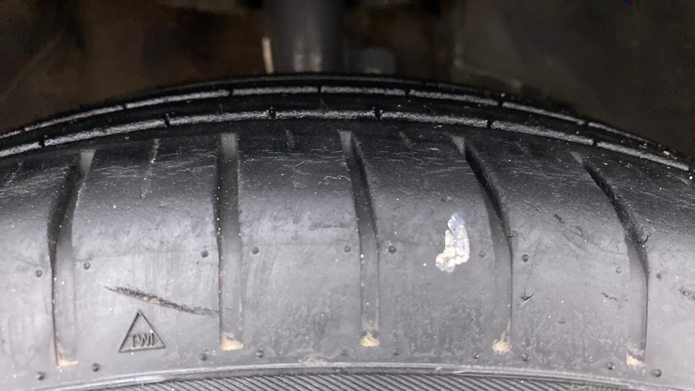 2018 Maruti Swift ZXI, Petrol, Manual, 36,509 km, Right Front Tyre Tread