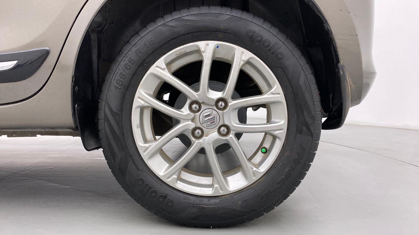 2018 Maruti Swift ZXI, Petrol, Manual, 36,509 km, Left Rear Wheel