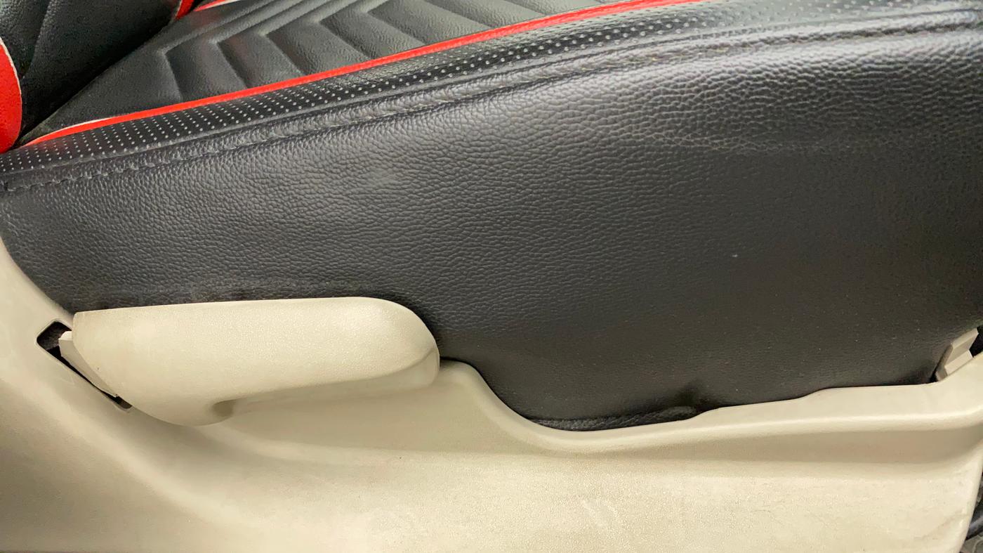 2018 Maruti Celerio VXI, Petrol, Manual, 52,238 km, Driver Side Adjustment Panel
