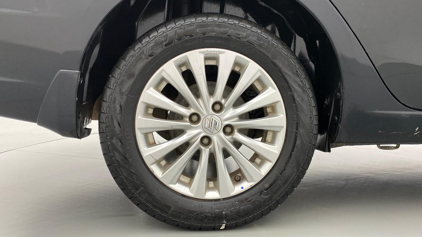 2016 Maruti Ciaz ZXI, Petrol, Manual, 90,894 km, Right Rear Wheel