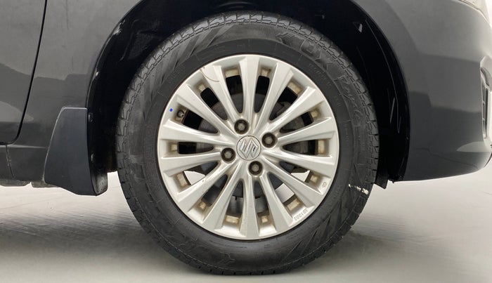 2016 Maruti Ciaz ZXI, Petrol, Manual, 90,894 km, Right Front Wheel