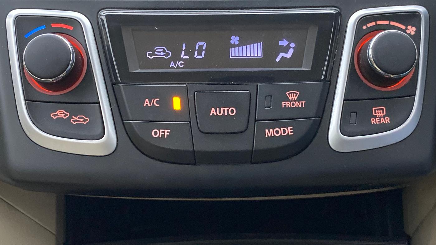 2016 Maruti Ciaz ZXI, Petrol, Manual, 90,894 km, Automatic Climate Control