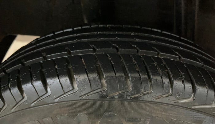 2018 Datsun Redi Go A, Petrol, Manual, 38,074 km, Right Rear Tyre Tread